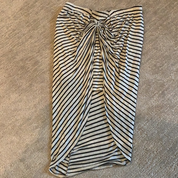 High-Low grey jersey mini skirt with stripes - Picture 1 of 5